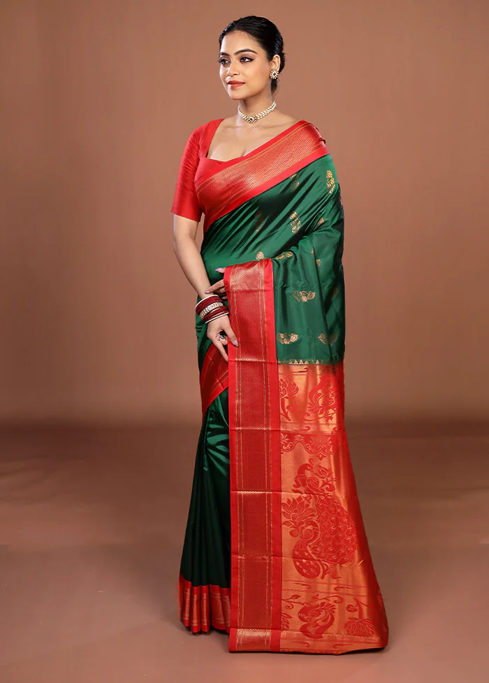 Green Kanjivaram Silk Saree With Blouse Piece - Image 4