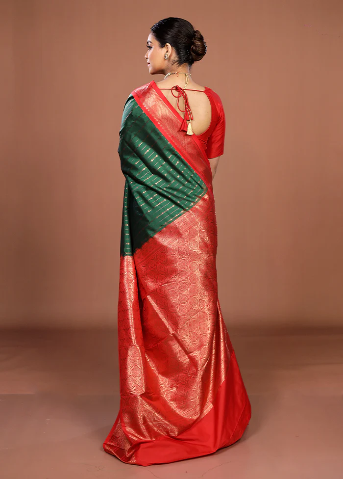Green Kanjivaram Silk Saree With Blouse Piece - Image 3