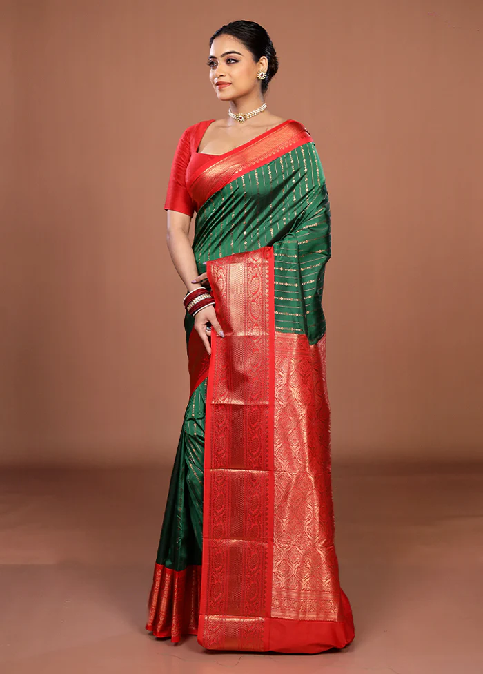 Green Kanjivaram Silk Saree With Blouse Piece - Image 4