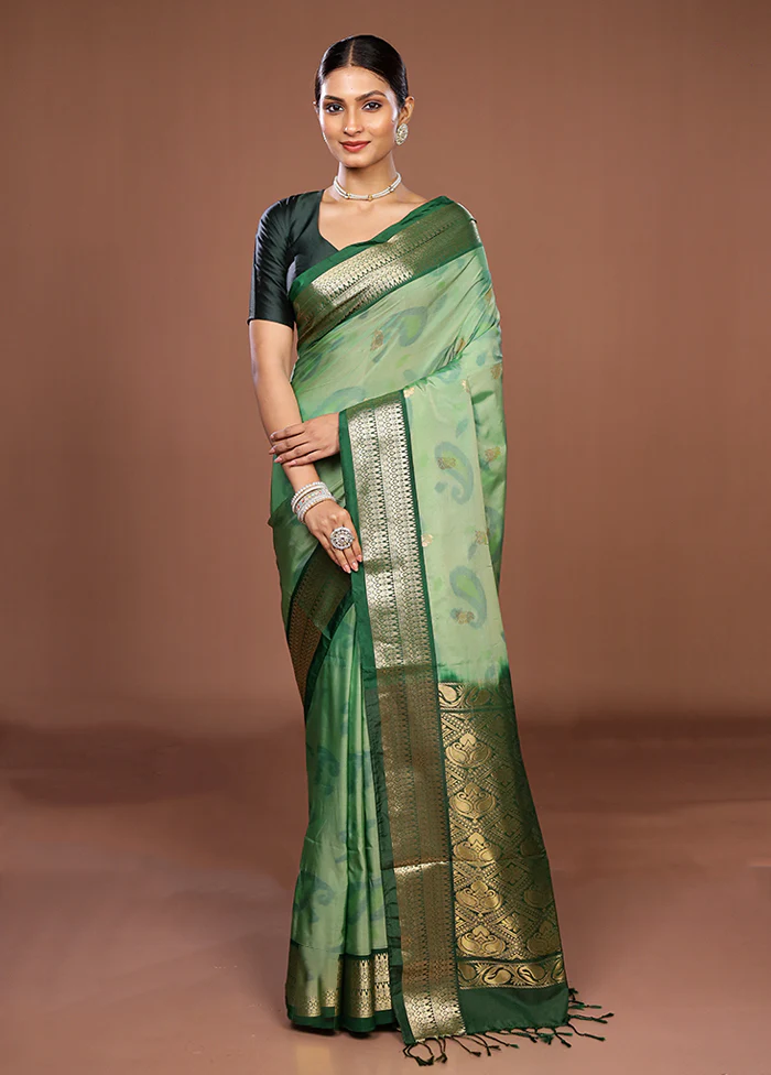 Green Kanjivaram Silk Saree With Blouse Piece - Image 2
