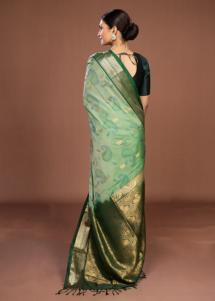 Green Kanjivaram Silk Saree With Blouse Piece - Image 3