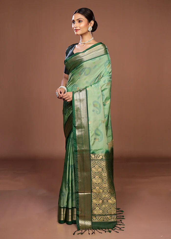 Green Kanjivaram Silk Saree With Blouse Piece - Image 4