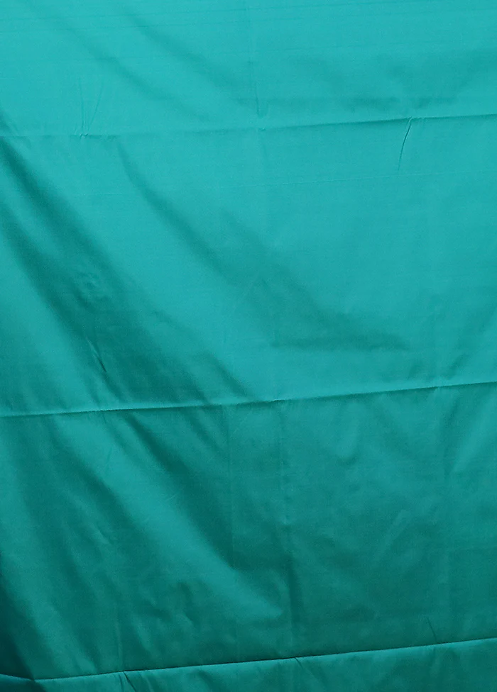 Green Kanjivaram Silk Saree With Blouse Piece - Image 5