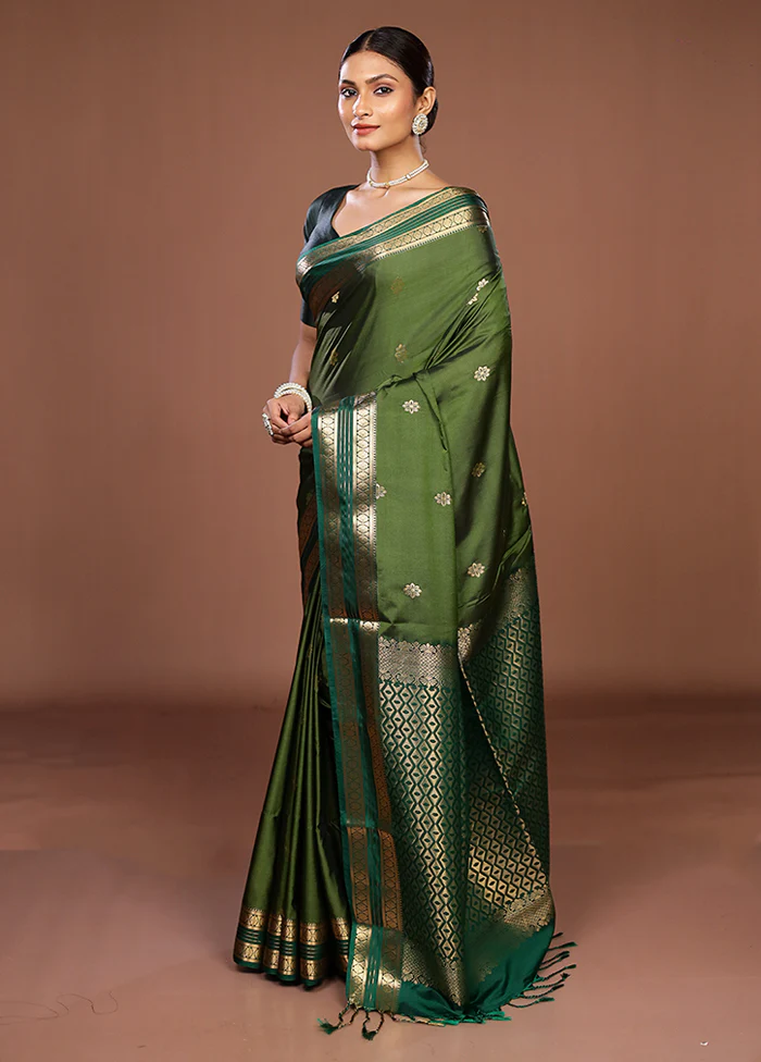 Green Kanjivaram Silk Saree With Blouse Piece - Image 4
