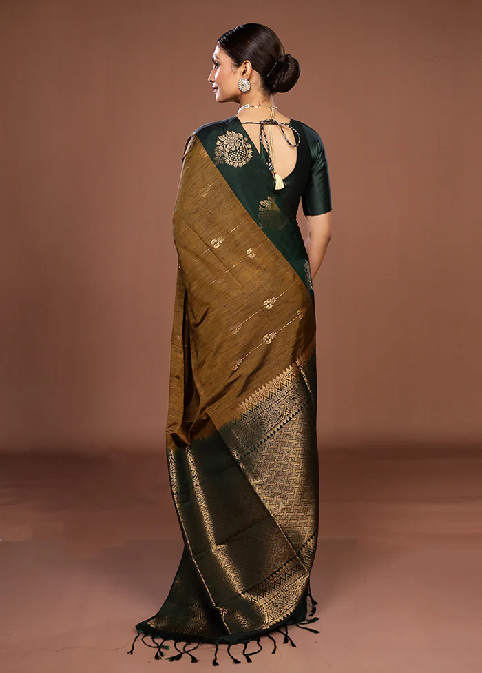 Green Kanjivaram Silk Saree With Blouse Piece - Image 3