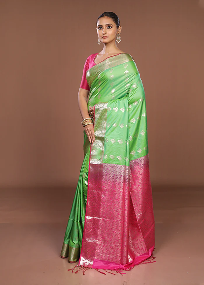 Green Kanjivaram Silk Saree With Blouse Piece - Image 4