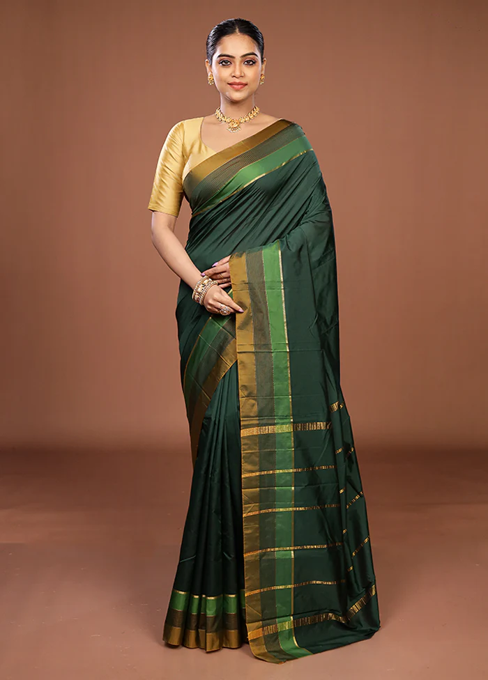 Green Kanjivaram Silk Saree With Blouse Piece - Image 2