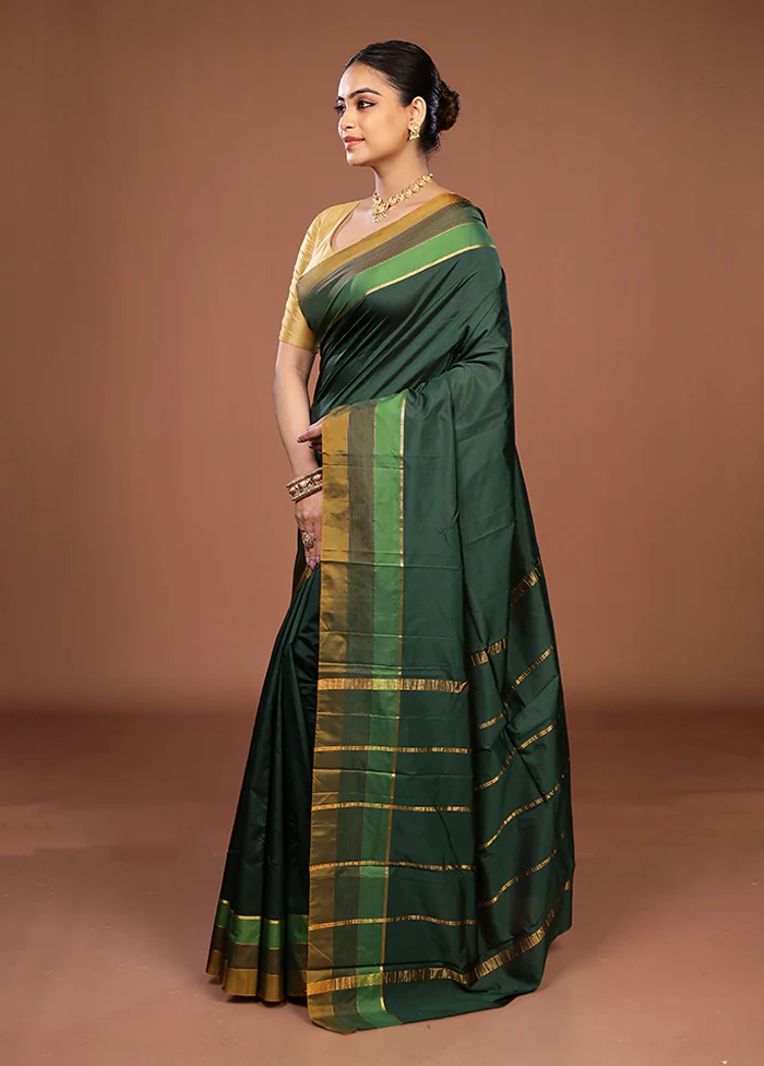 Green Kanjivaram Silk Saree With Blouse Piece - Image 4