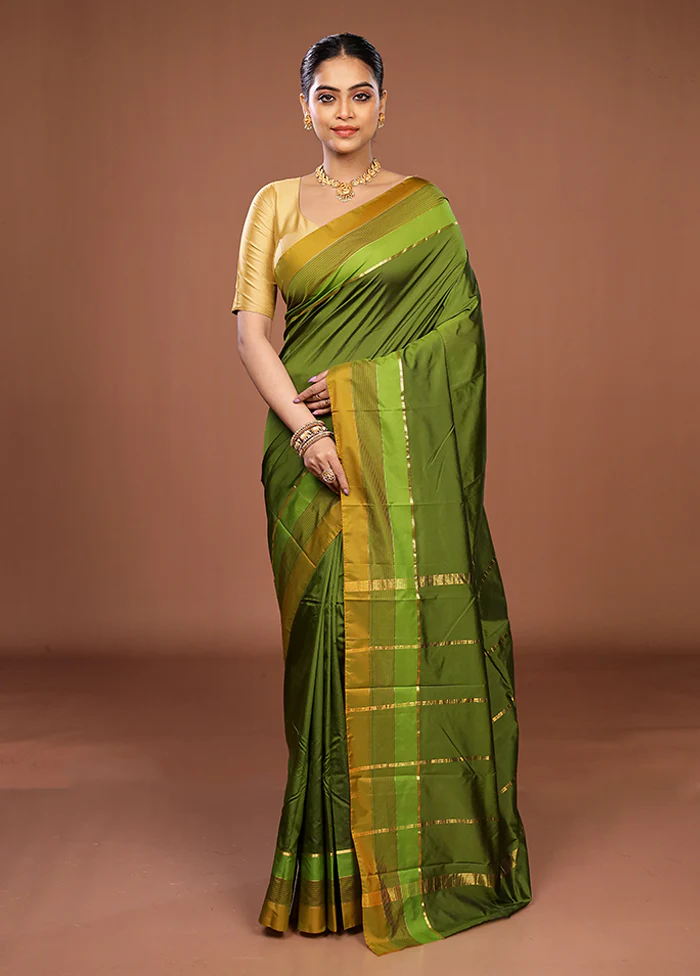 Green Kanjivaram Silk Saree With Blouse Piece - Image 2