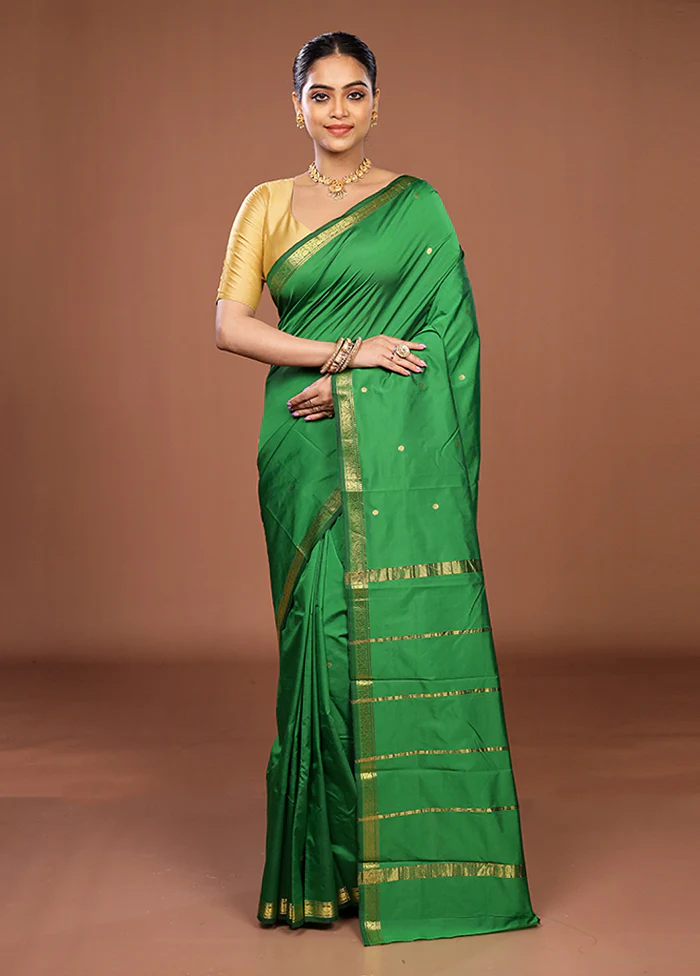 Green Kanjivaram Silk Saree With Blouse Piece - Image 2