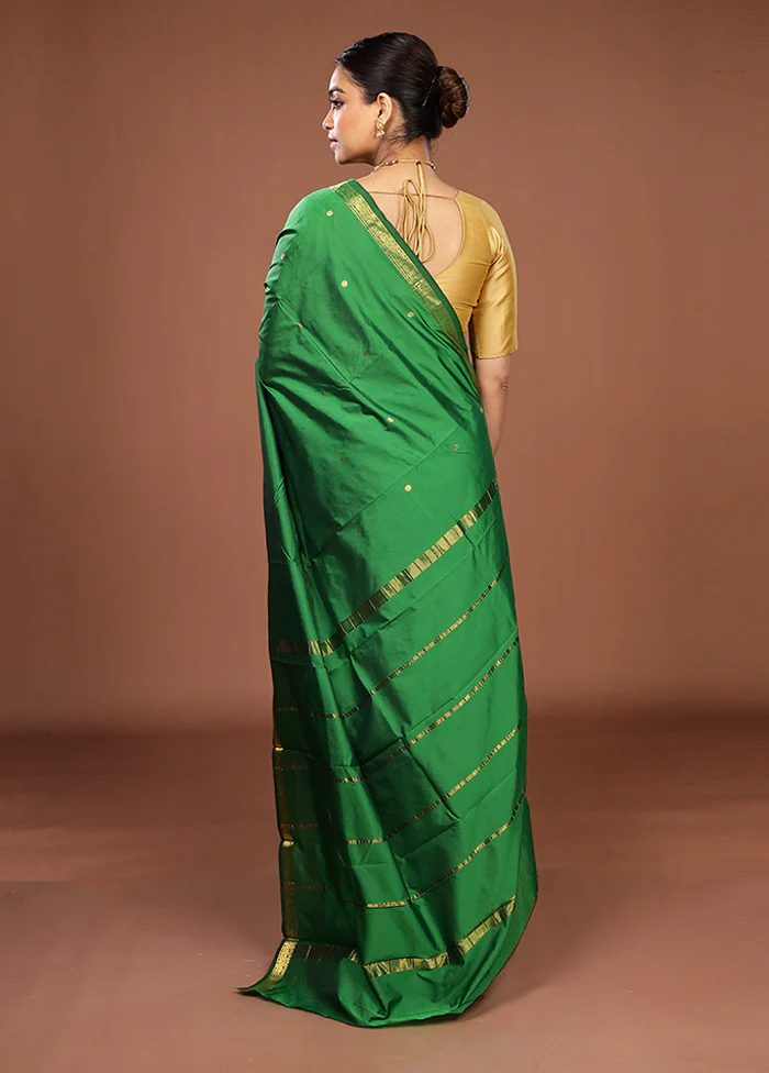 Green Kanjivaram Silk Saree With Blouse Piece - Image 3