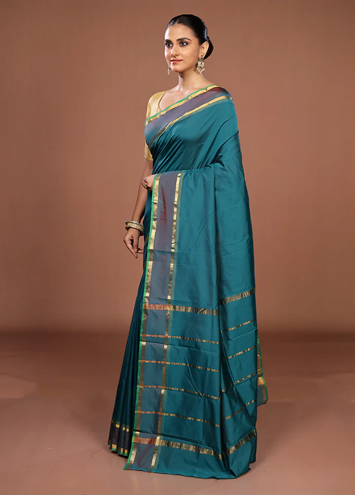 Green Kanjivaram Silk Saree With Blouse Piece - Image 4