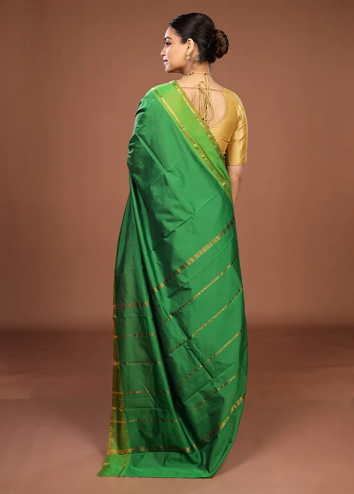 Green Kanjivaram Silk Saree With Blouse Piece - Image 3