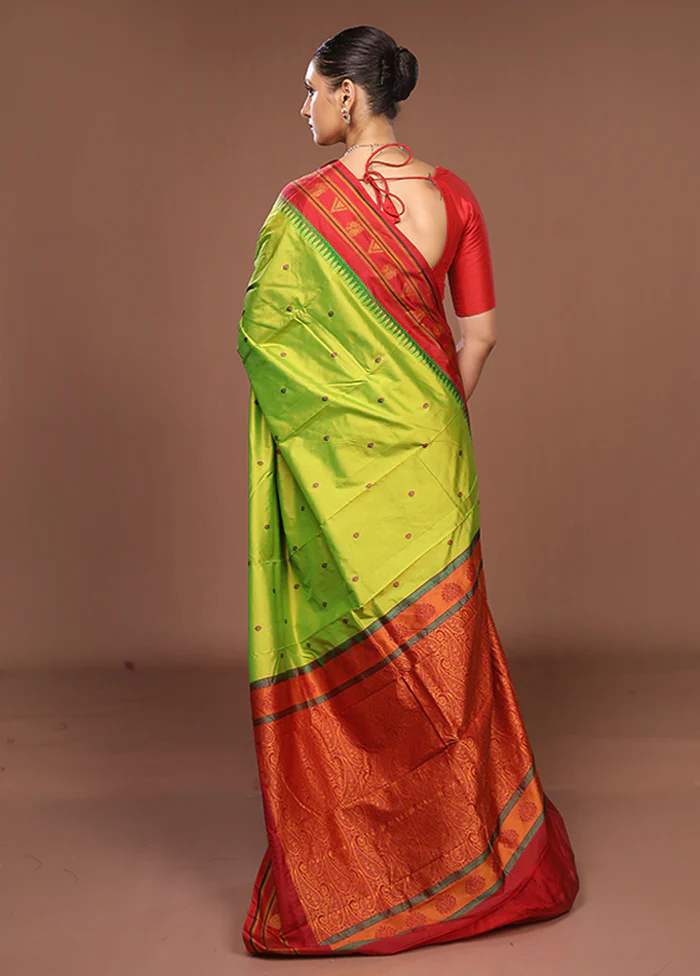 Green Kanjivaram Silk Saree With Blouse Piece - Image 3