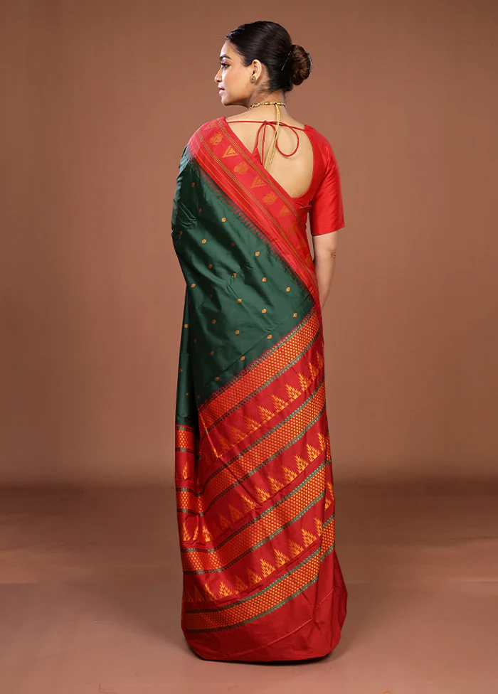 Green Kanjivaram Silk Saree With Blouse Piece - Image 3
