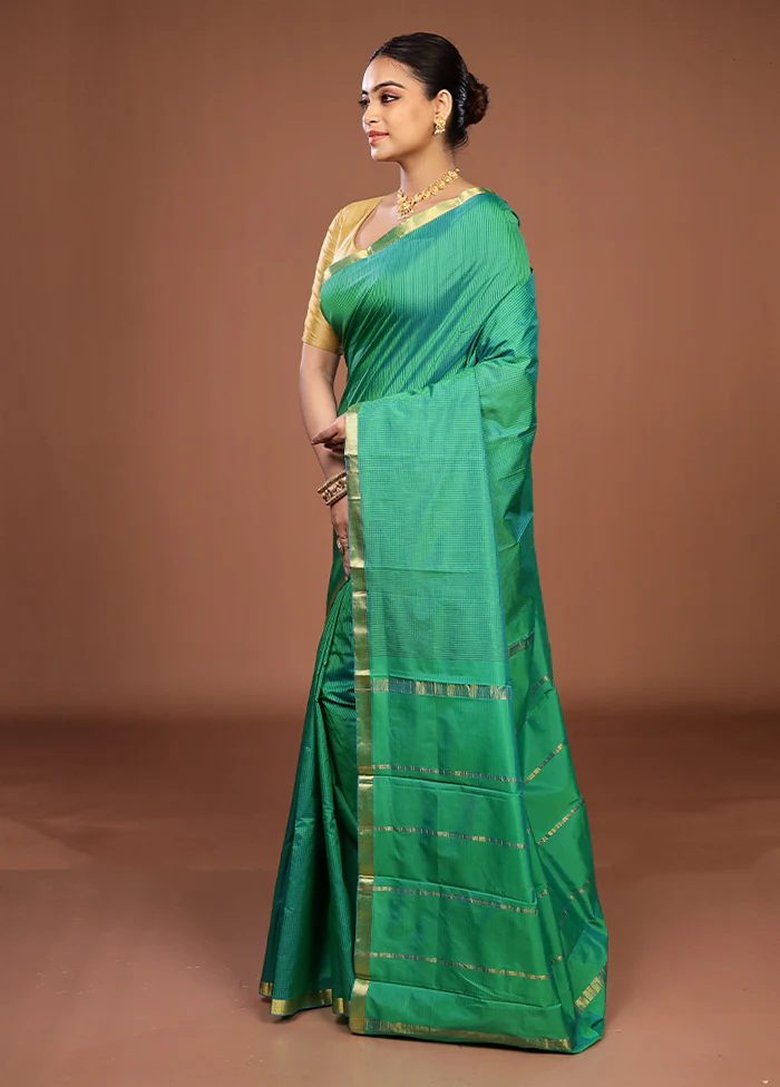 Green Kanjivaram Silk Saree With Blouse Piece - Image 4