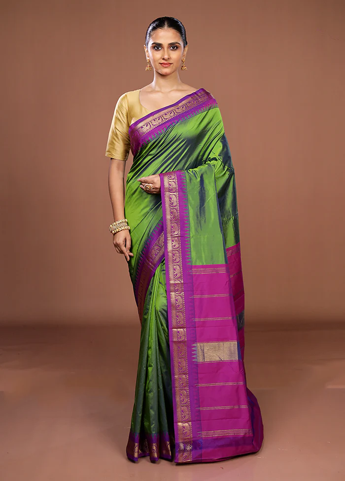 Green Kanjivaram Silk Saree With Blouse Piece - Image 2