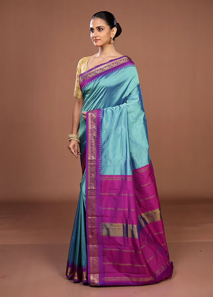 Green Kanjivaram Silk Saree With Blouse Piece - Image 4
