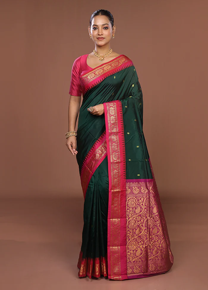 Green Kanjivaram Silk Saree With Blouse Piece - Image 2