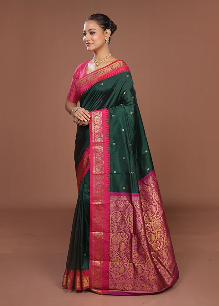 Green Kanjivaram Silk Saree With Blouse Piece - Image 4