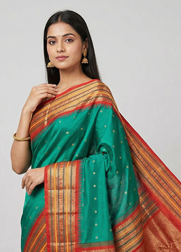 Green Kanjivaram Silk Saree With Blouse Piece - Image 2