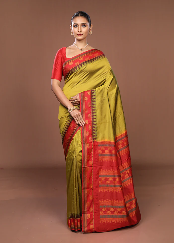 Green Kanjivaram Silk Saree With Blouse Piece - Image 2