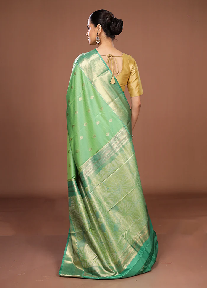 Green Kanjivaram Silk Saree With Blouse Piece - Image 3