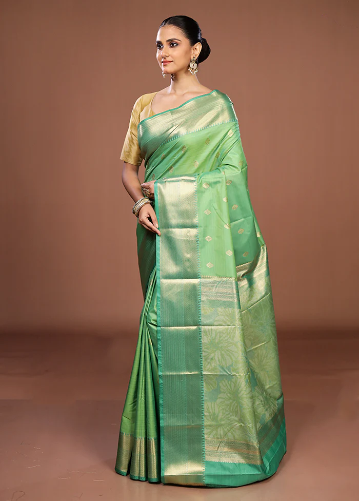 Green Kanjivaram Silk Saree With Blouse Piece - Image 4