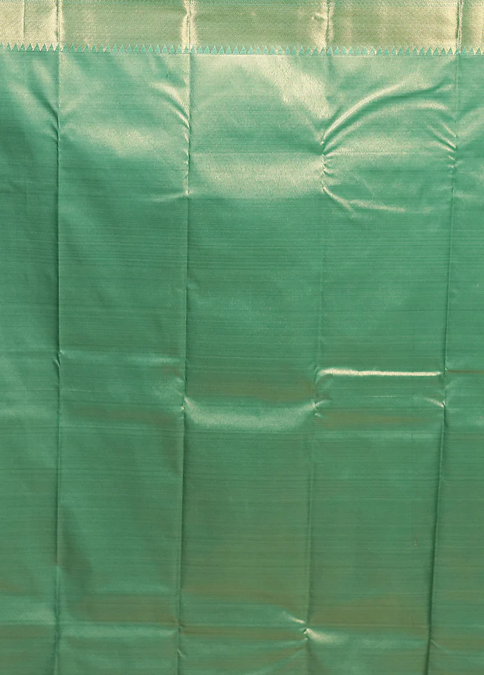 Green Kanjivaram Silk Saree With Blouse Piece - Image 5