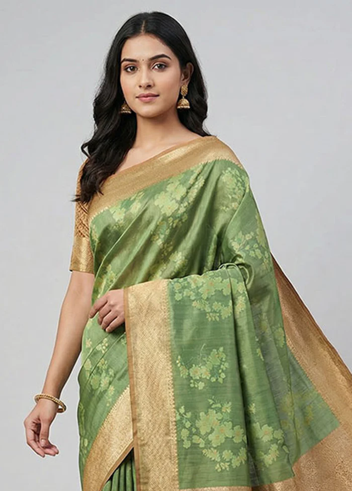 Green Kanjivaram Silk Saree With Blouse Piece - Image 2