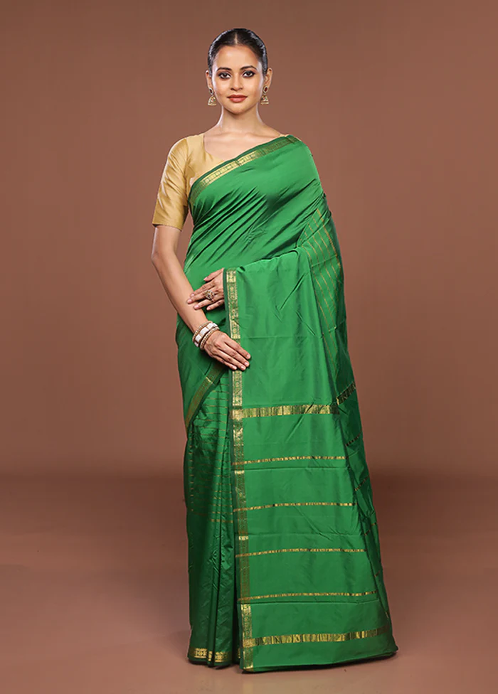 Green Kanjivaram Silk Saree With Blouse Piece - Image 2