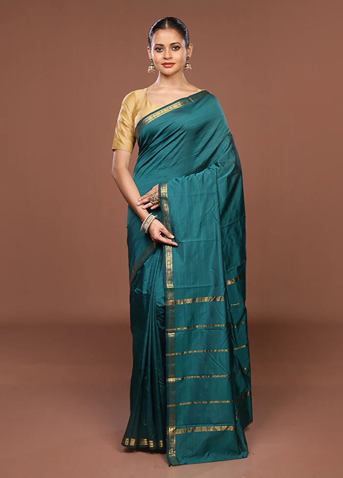 Green Kanjivaram Silk Saree With Blouse Piece - Image 2