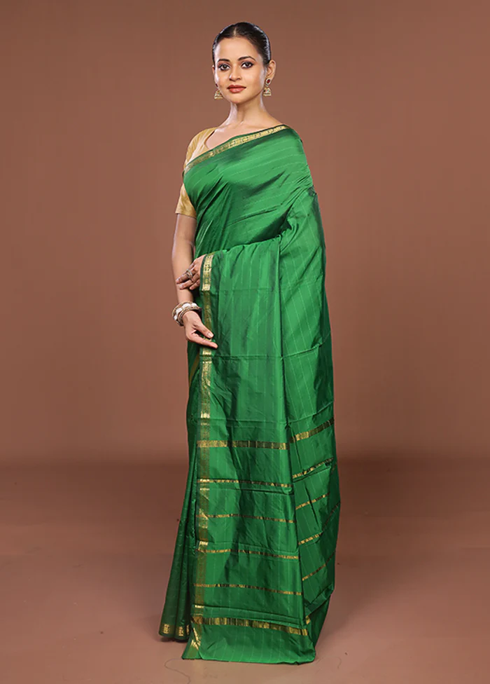 Green Kanjivaram Silk Saree With Blouse Piece - Image 4