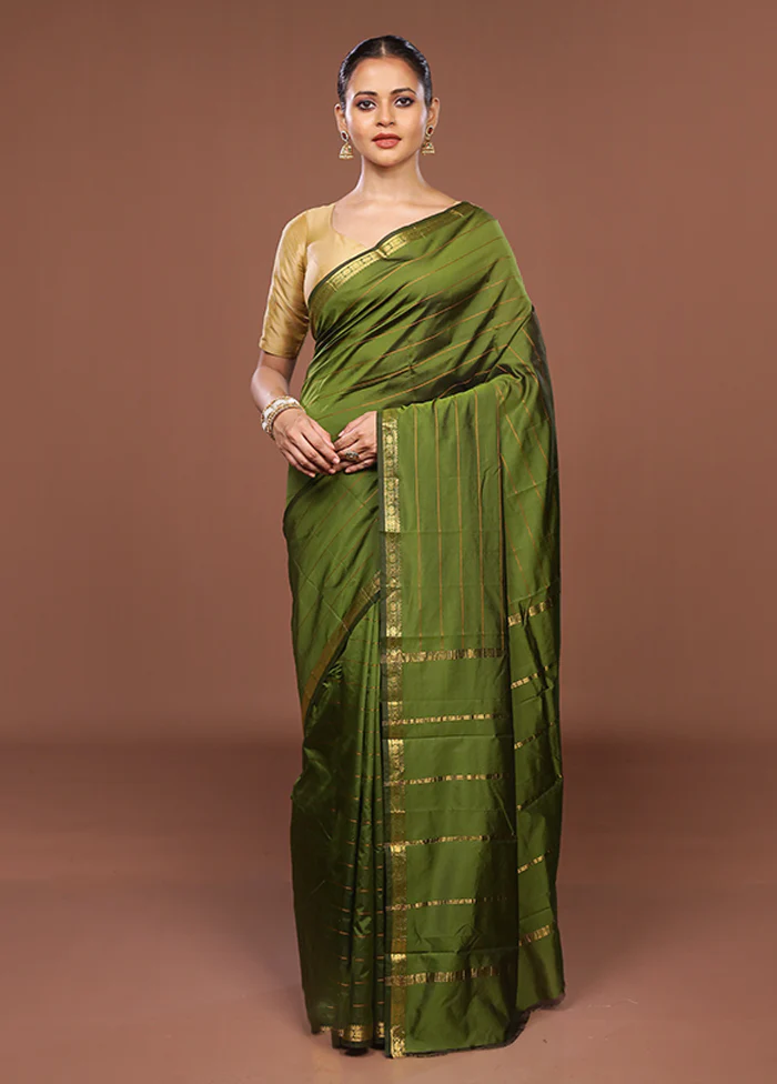 Green Kanjivaram Silk Saree With Blouse Piece - Image 2