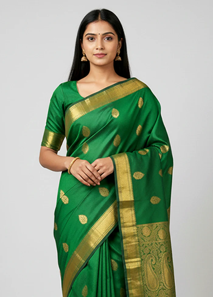 Green Kanjivaram Silk Saree With Blouse Piece - Image 2