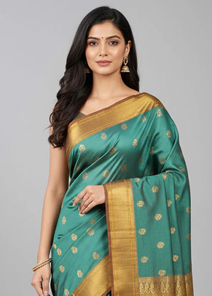 Green Kanjivaram Silk Saree With Blouse Piece - Image 2