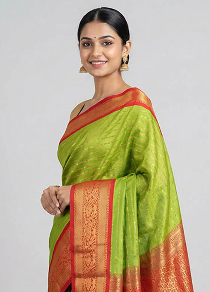 Green Kanjivaram Silk Saree With Blouse Piece - Image 2