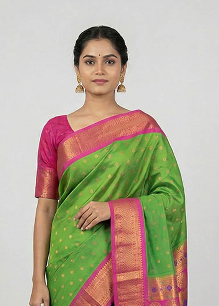 Green Kanjivaram Silk Saree With Blouse Piece - Image 2