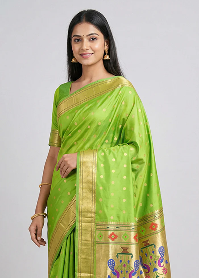 Green Kanjivaram Silk Saree With Blouse Piece - Image 2