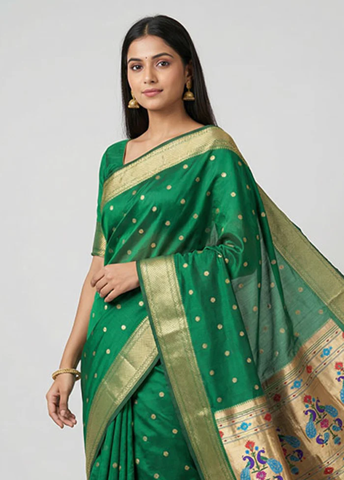 Green Kanjivaram Silk Saree With Blouse Piece - Image 2