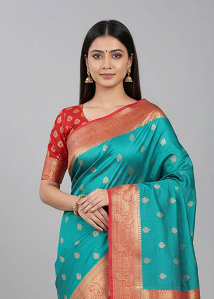 Green Kanjivaram Silk Saree With Blouse Piece - Image 2