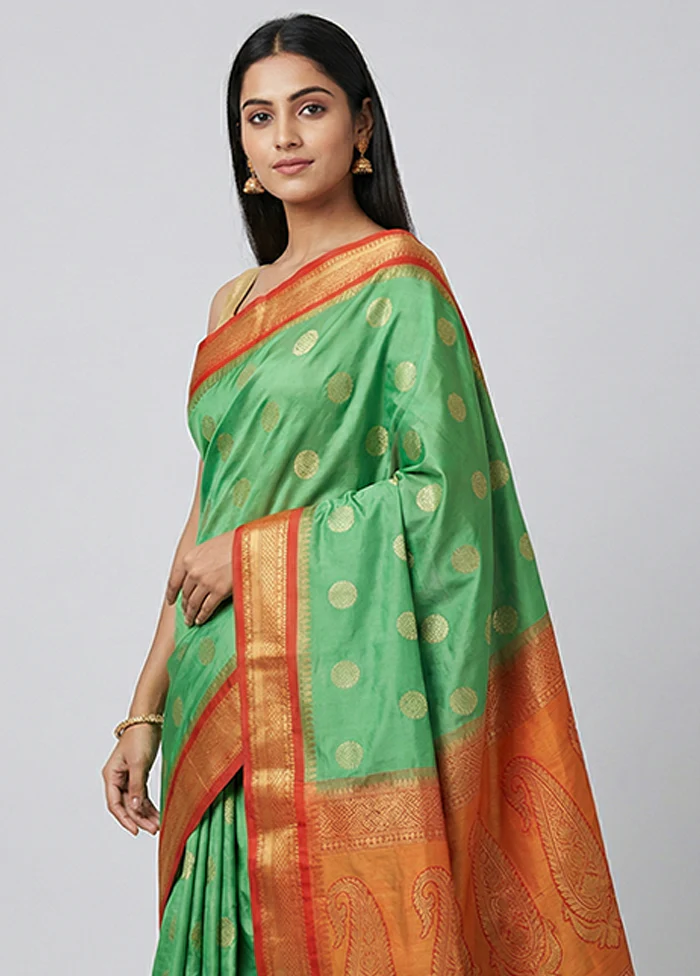 Green Kanjivaram Silk Saree With Blouse Piece - Image 2