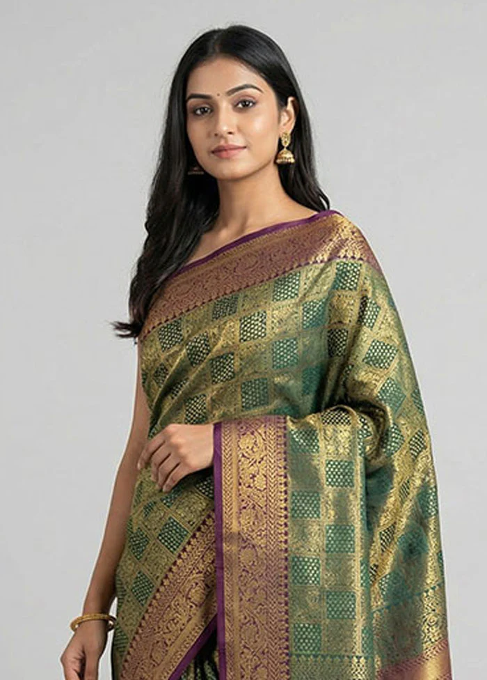 Green Kanjivaram Silk Saree With Blouse Piece - Image 2