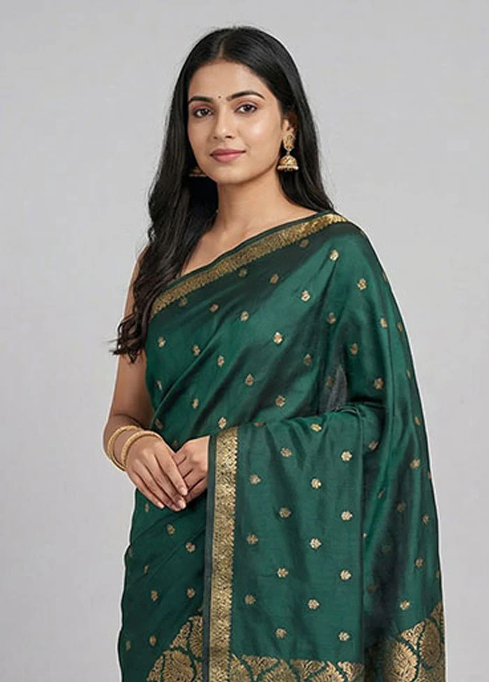 Green Kanjivaram Silk Saree With Blouse Piece - Image 2