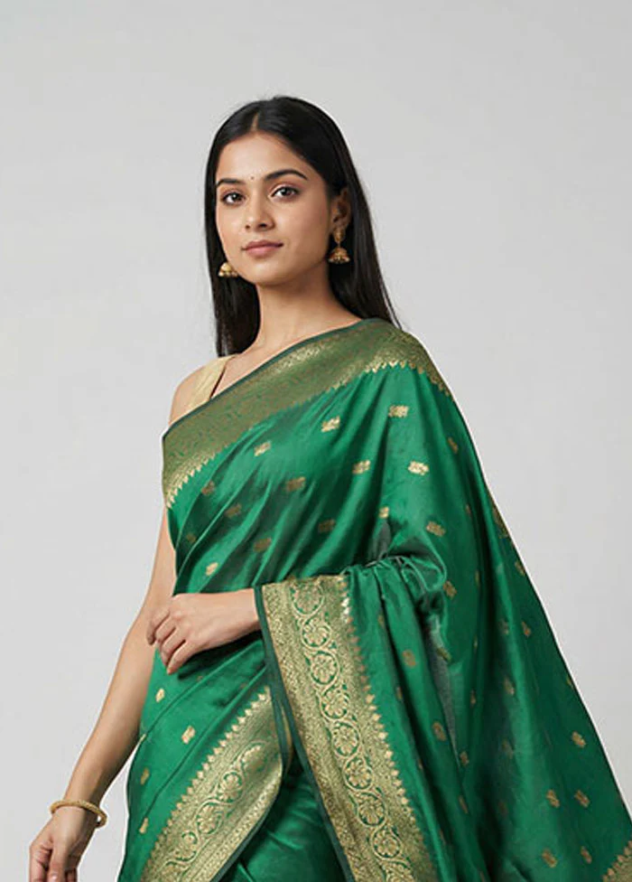 Green Kanjivaram Silk Saree With Blouse Piece - Image 2