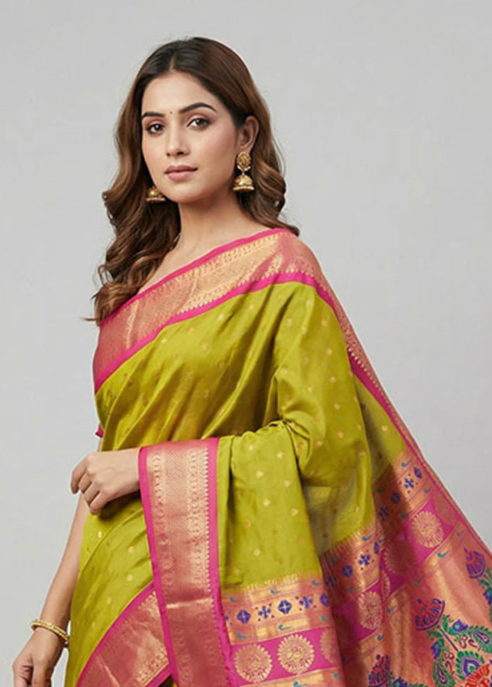 Green Kanjivaram Silk Saree With Blouse Piece - Image 2