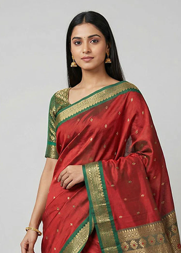 Green Kanjivaram Silk Saree With Blouse Piece - Image 2
