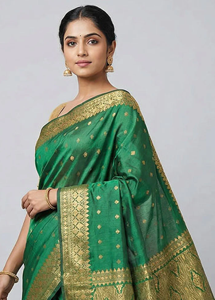 Green Kanjivaram Silk Saree With Blouse Piece - Image 2