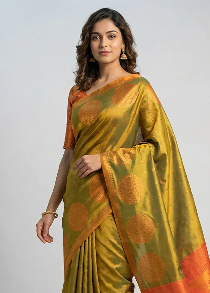 Green Kanjivaram Silk Saree With Blouse Piece - Image 2
