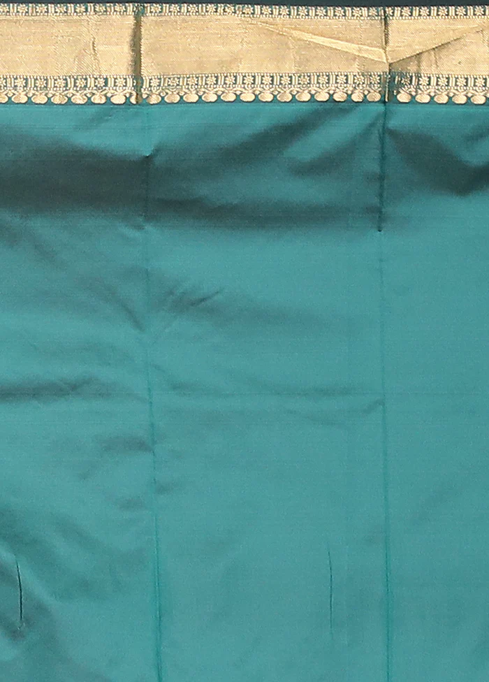 Green Kanjivaram Silk Saree With Blouse Piece - Image 5
